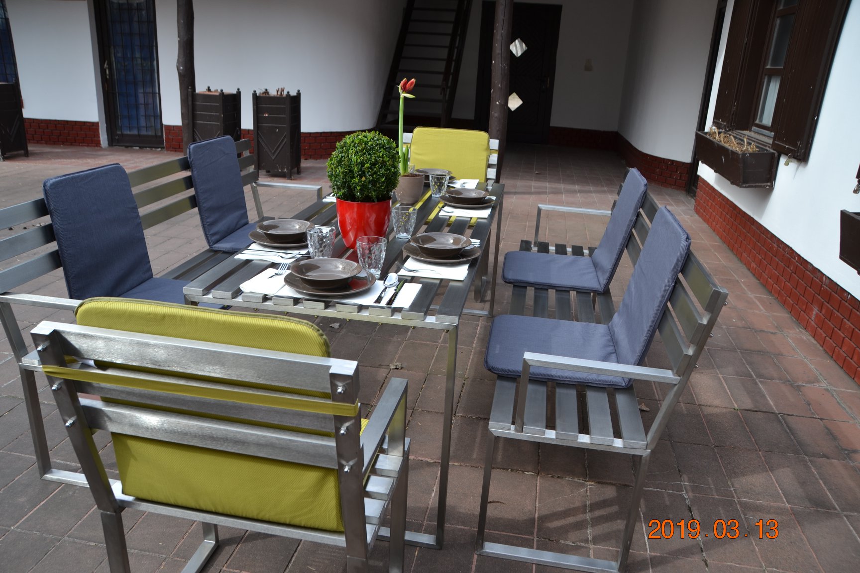 MRK-Mira Classica rozsdamentes kerti bútor garnitúra